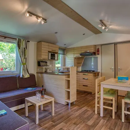 Camping Mobil-home à Avec Terrasse Et Cuisine équipée - Api-1-52-903 *