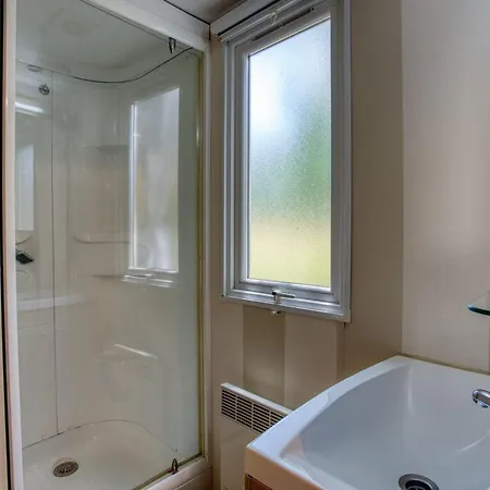 Mobil-home à Avec Terrasse Et Cuisine équipée - Api-1-52-903