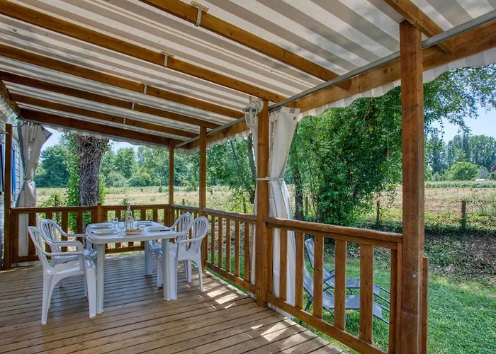 Mobil-home à Avec Terrasse Et Cuisine équipée - Api-1-52-903 * Groléjac