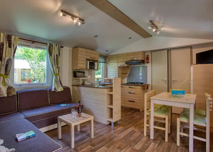 Camping Mobil-home à Avec Terrasse Et Cuisine équipée - Api-1-52-903 *