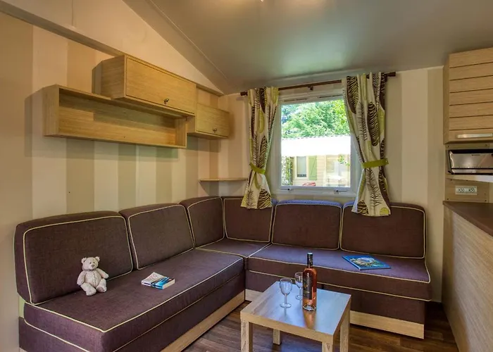 Camping Mobil-home à Avec Terrasse Et Cuisine équipée - Api-1-52-903