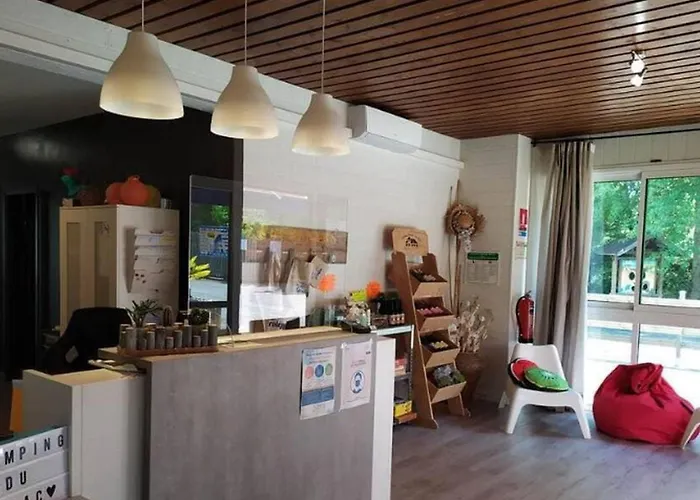 Mobil-home à Avec Terrasse Et Cuisine équipée - Api-1-52-903 *