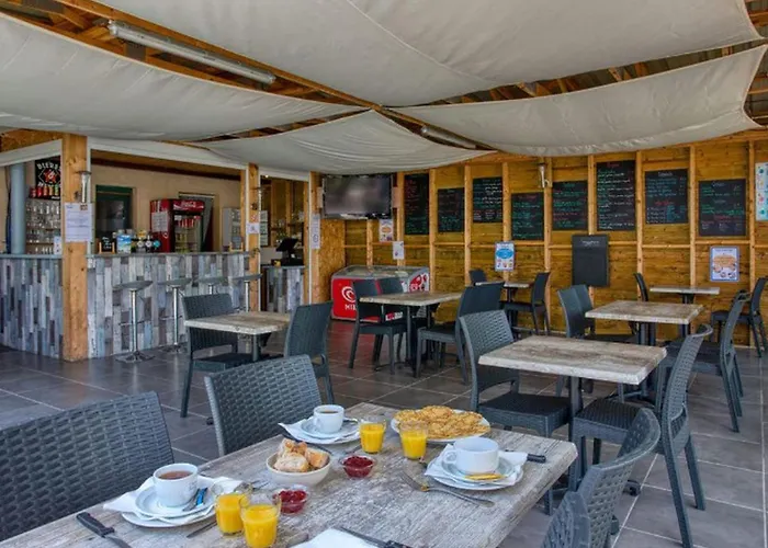 Mobil-home à Avec Terrasse Et Cuisine équipée - Api-1-52-903 Groléjac